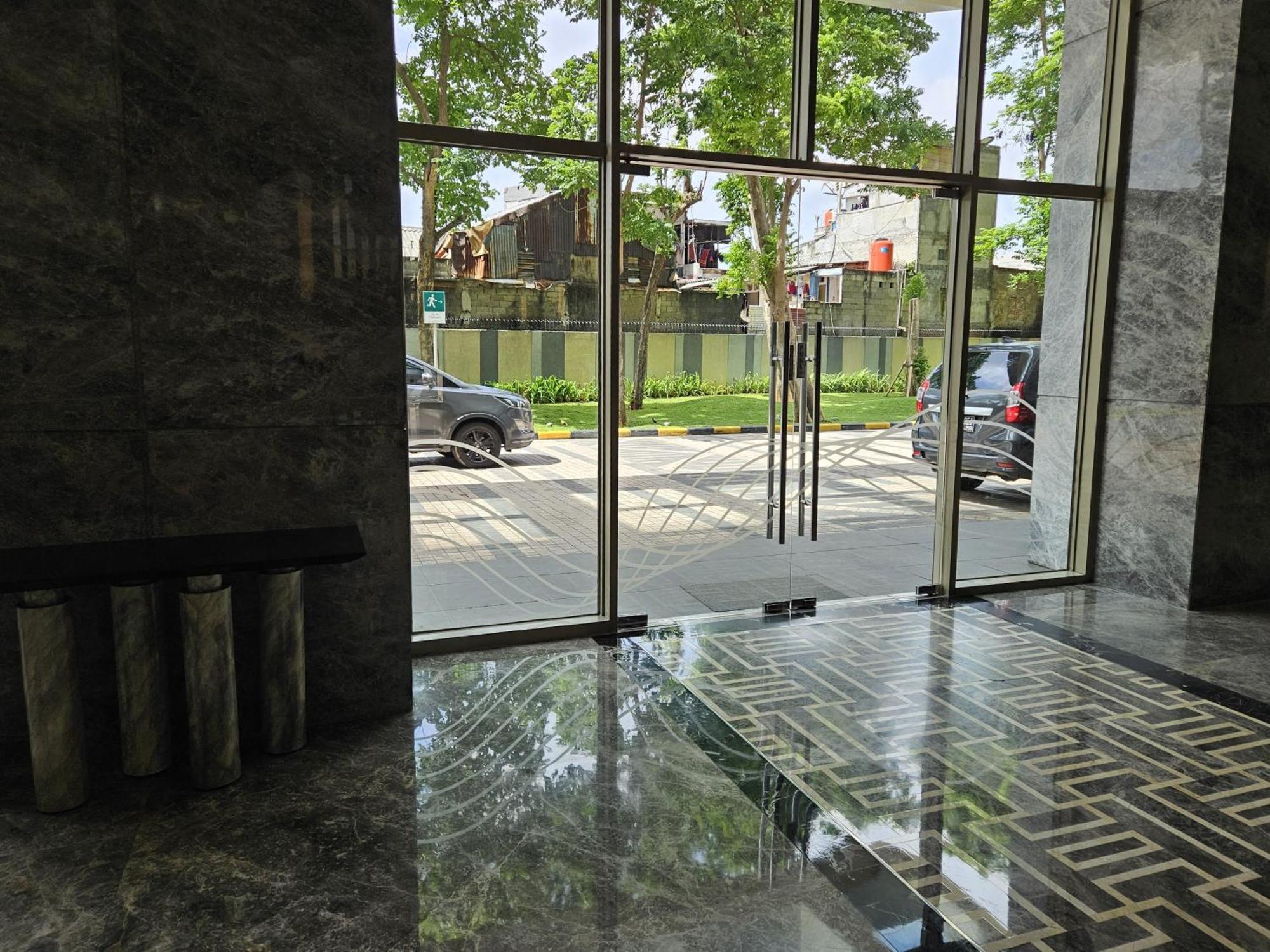 3Br Flat In Taman Anggrek Residence Jakarta Exterior photo